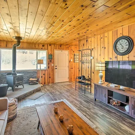Mountain Chalet In Big Bear City, 5 Mi To Lake!